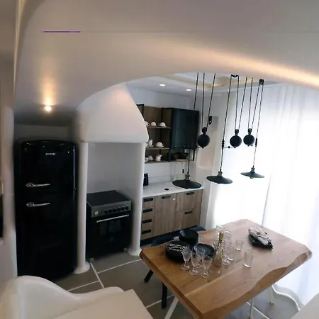 Narcissus Luxury Apartment *