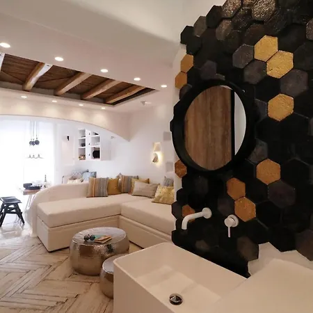 Narcissus Luxury Apartment