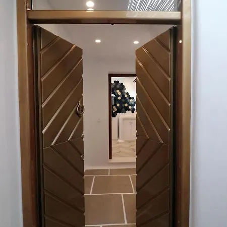 Narcissus Luxury Apartment